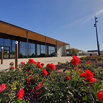 LE PARC DES EXPOSITIONS DU CHAROLAIS - CHAROLLES
